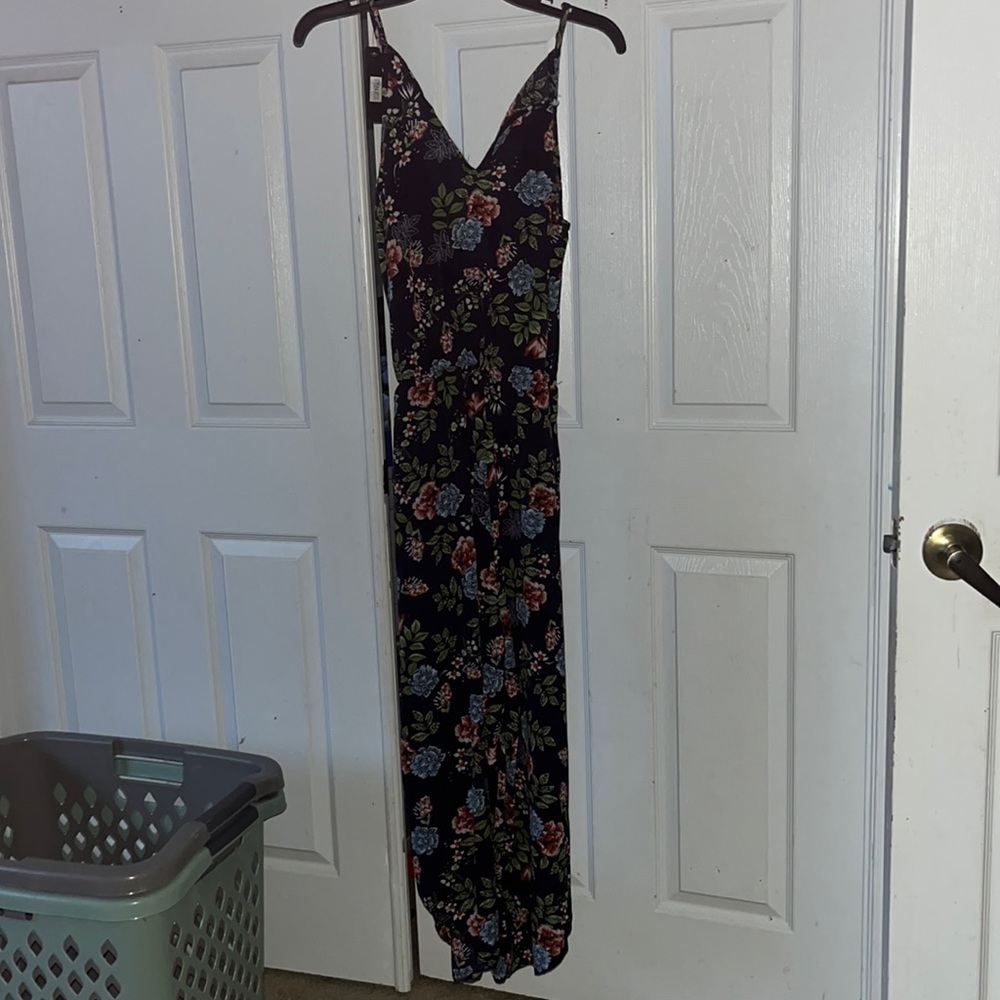 A ROMPER perfect for wearing in the sun, on a date, etc!!!!